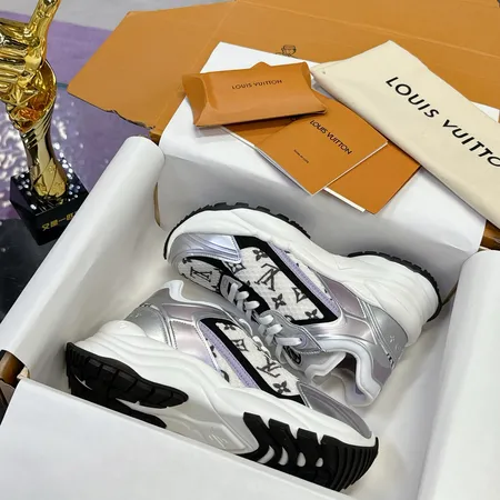 ルイヴィトン スニーカー