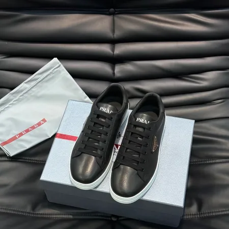 プラダ カジュアルシューズ