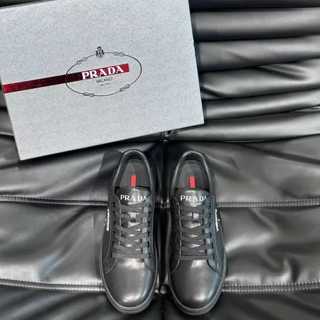 プラダ カジュアルシューズ