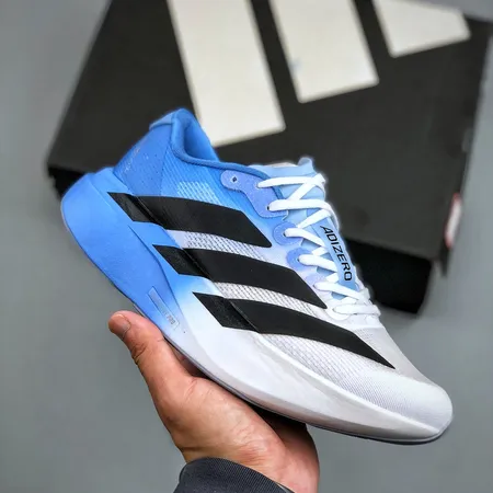 アディダス スニーカー