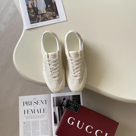 グッチ カジュアルシューズ