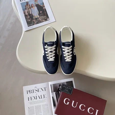 グッチ カジュアルシューズ