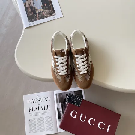 グッチ カジュアルシューズ