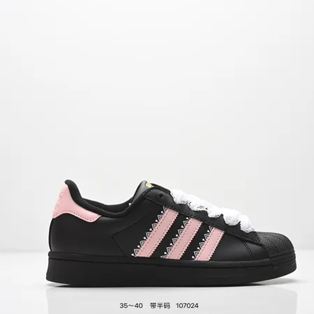 アディダス カジュアルシューズ