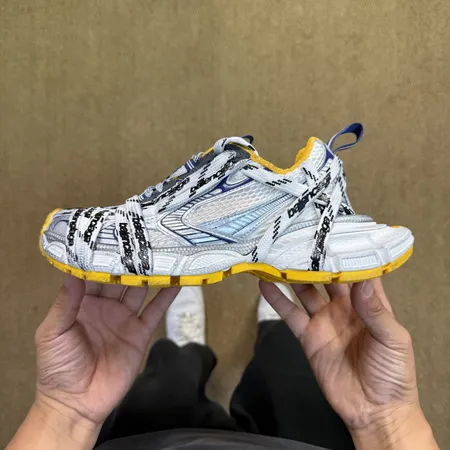 バレンシアガ スニーカー