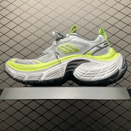 バレンシアガ スニーカー