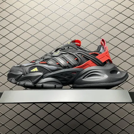 アディダス スニーカー