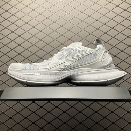 バレンシアガ スニーカー