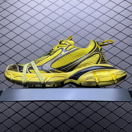 バレンシアガ スニーカー