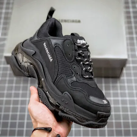 バレンシアガ スニーカー