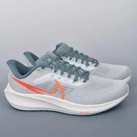 ナイキ スニーカー