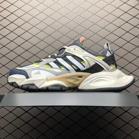 アディダス スニーカー