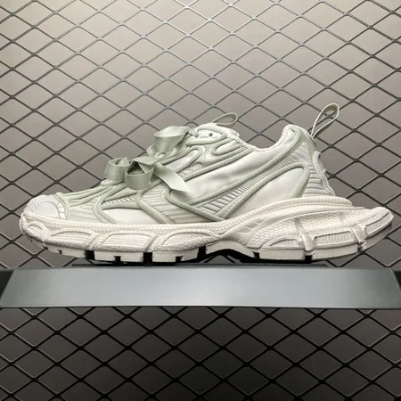 バレンシアガ スニーカー