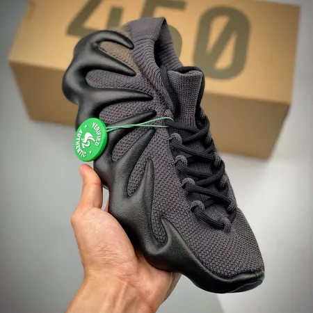 アディダス スニーカー