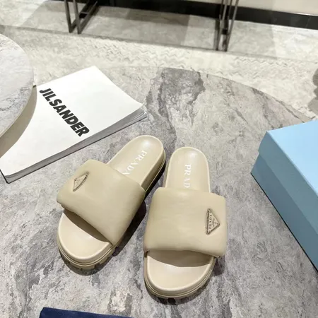 プラダ スリッパ