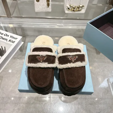 プラダ スリッパ
