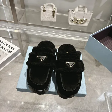 プラダ スリッパ