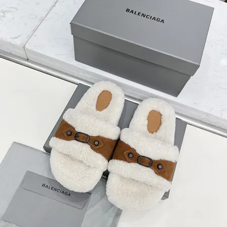 バレンシアガ スリッパ