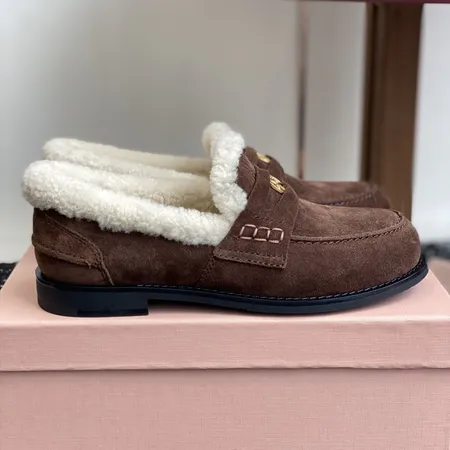 ミュウミュウ カジュアルシューズ