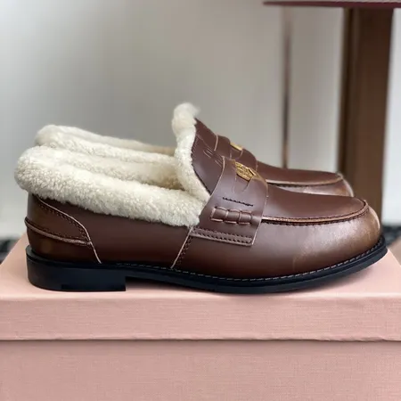 ミュウミュウ カジュアルシューズ