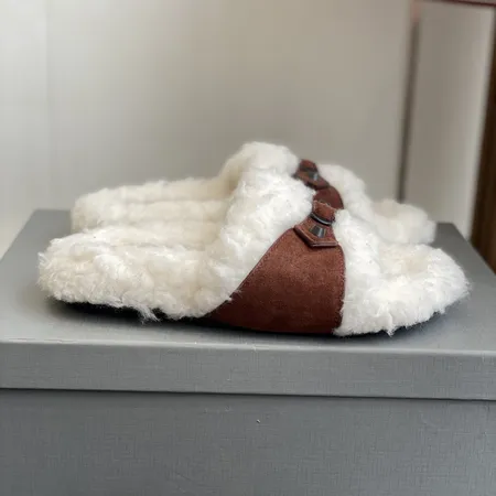 バレンシアガ スリッパ