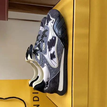 フェンディ カジュアルシューズ