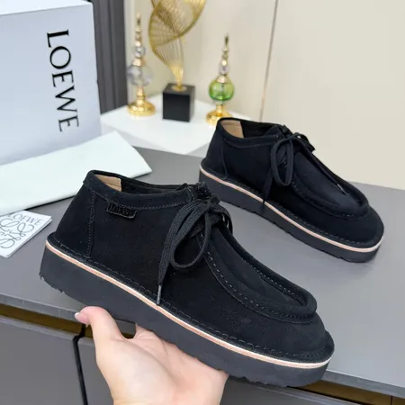 ロエベ カジュアルシューズ