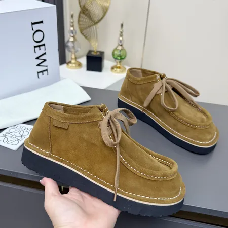 ロエベ カジュアルシューズ