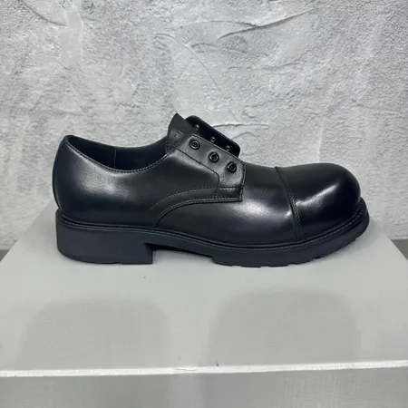 バレンシアガ ビジネスシューズ