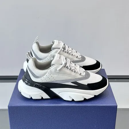 ディオール スニーカー