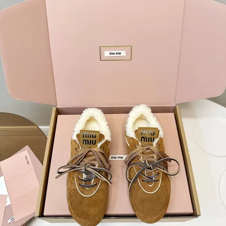 ミュウミュウ スニーカー