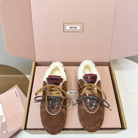 ミュウミュウ スニーカー