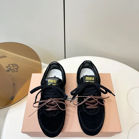 ミュウミュウ スニーカー