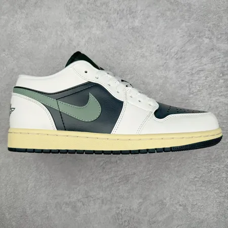 ナイキ カジュアルシューズ