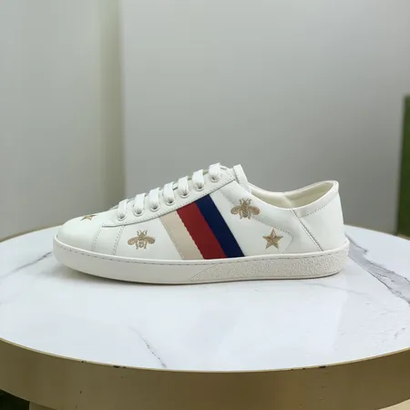 グッチ カジュアルシューズ