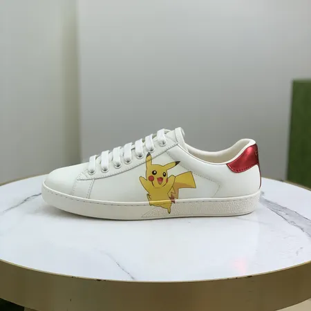 グッチ カジュアルシューズ