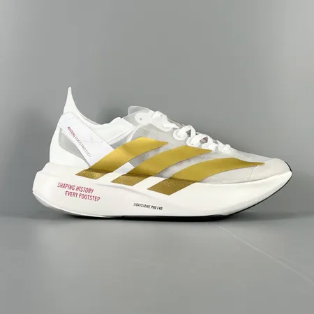 アディダス スニーカー