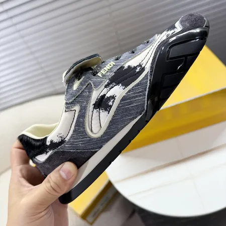 フェンディ カジュアルシューズ