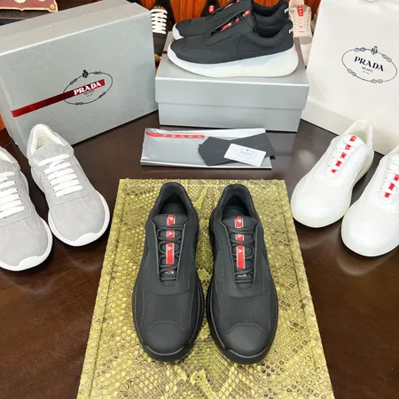 プラダ カジュアルシューズ