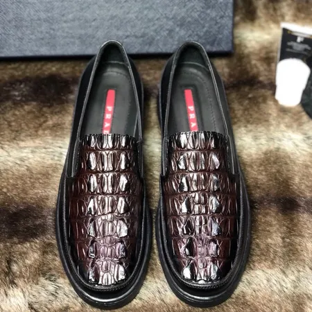 プラダ カジュアルシューズ