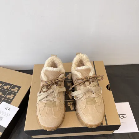 ミュウミュウ カジュアルシューズ