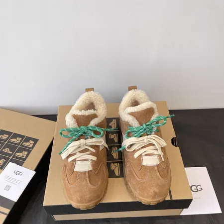 ミュウミュウ カジュアルシューズ