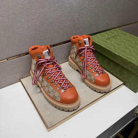 グッチ カジュアルシューズ