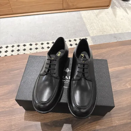 プラダ ビジネスシューズ