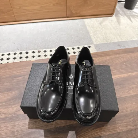 プラダ ビジネスシューズ