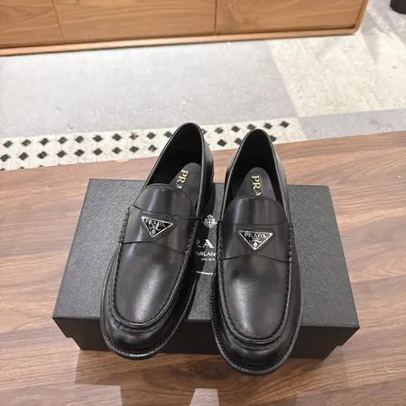 プラダ ビジネスシューズ