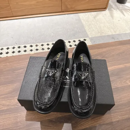 プラダ ビジネスシューズ