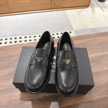 プラダ ビジネスシューズ