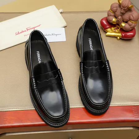 フェラガモ ビジネスシューズ