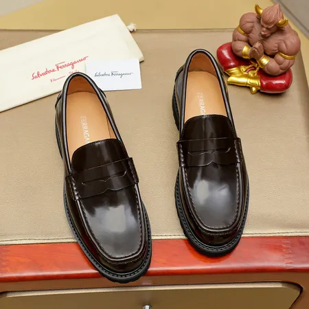 フェラガモ ビジネスシューズ